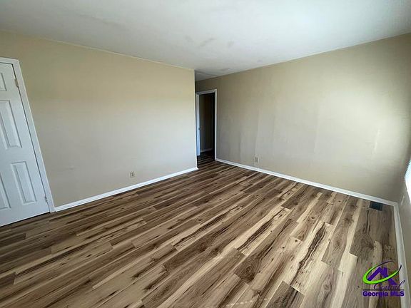 4th image of 111 Nix Way
