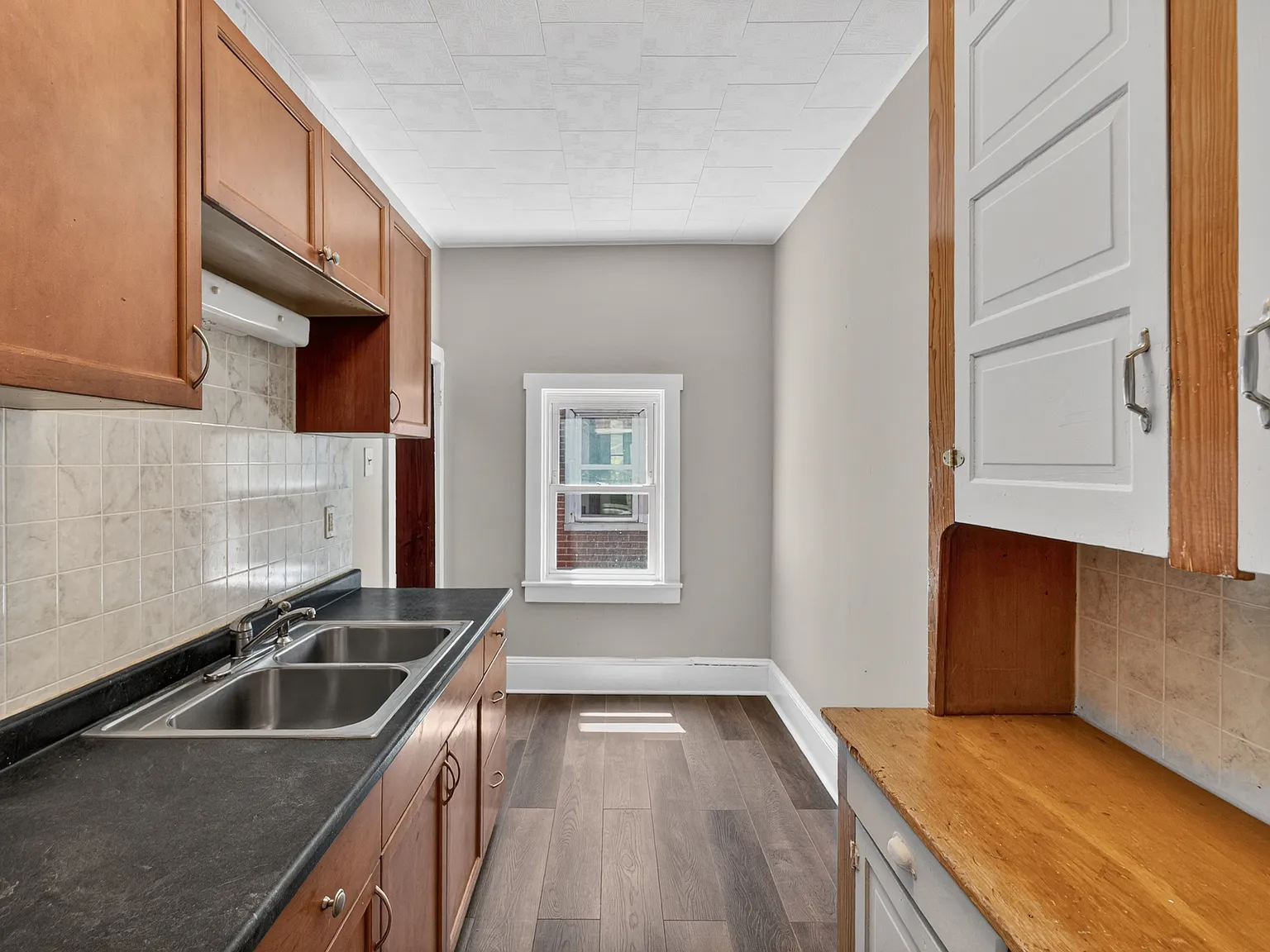 1 bed, 1000 sqft, $1,150 — Photo 2