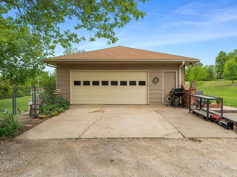 4631 SE Manitowoc Dr, Berryton, KS 66409 Zillow