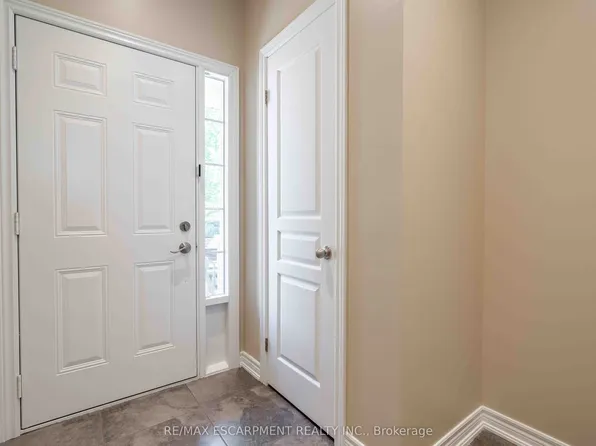 134 Palacebeach Trl, Hamilton, ON L8E 0C3
