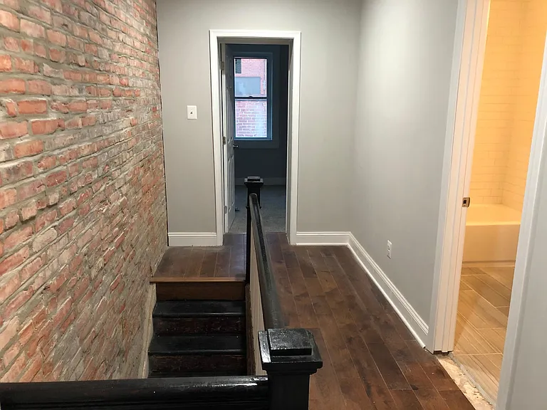 311 S Clinton St — Photo 8