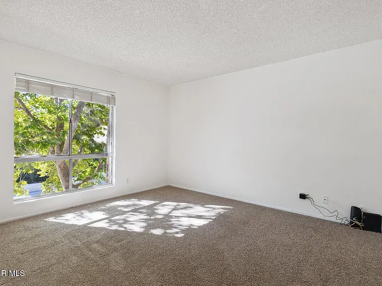 27401 Country Glen Rd — Photo 15