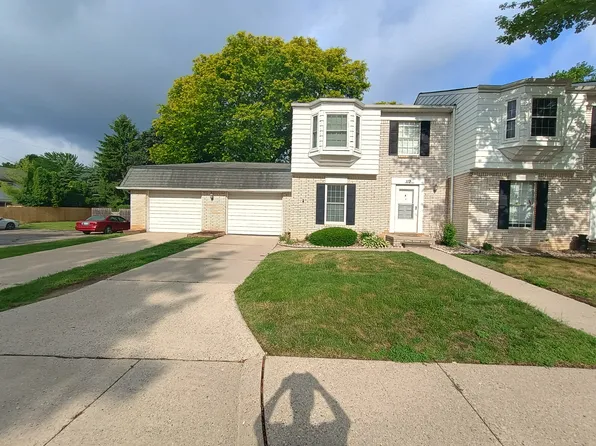 112 Stratford Ln #95, Rochester, MI 48309