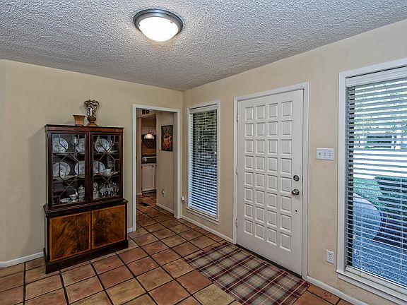 3rd image of 2424 Richards Dr