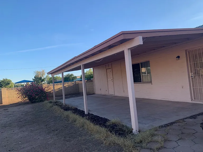 3335 S Pine St — Photo 16