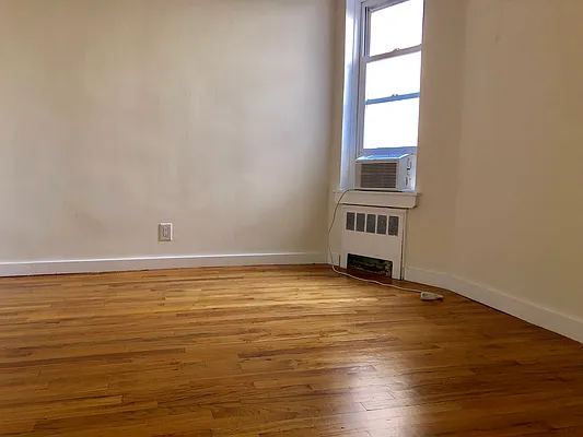 Rented by Douglas Elliman | media 16