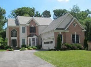 2719 Woodlawn Trl, Alexandria, VA 22306