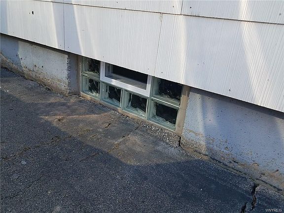5th image of 275 Beale Ave