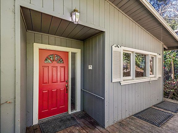 4th image of 141 Edison Ave