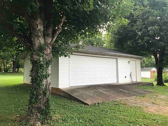3rd image of 1305 Audubon Dr
