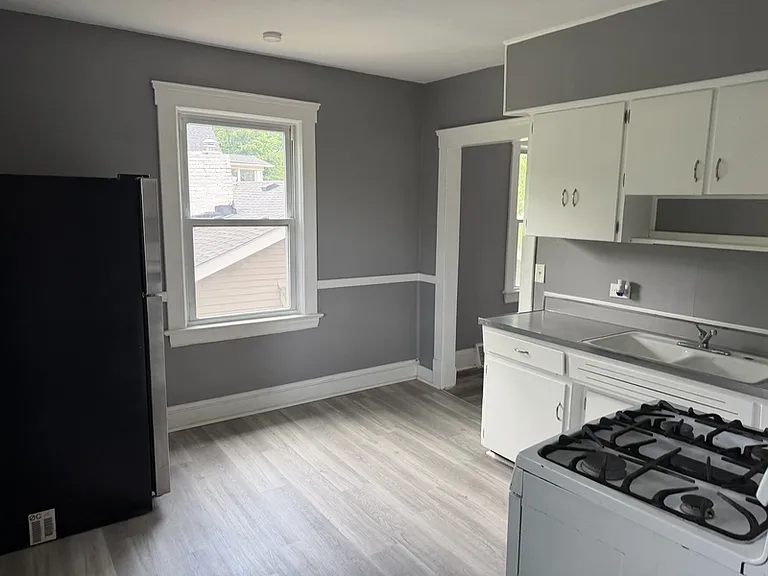 10709 Fidelity Ave — Photo 20