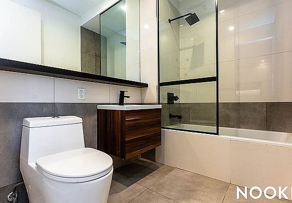 3rd image of 1530 Putnam Ave #1F