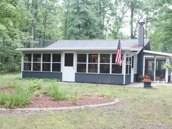 7673 E Navajo Trl, Branch, MI 49402