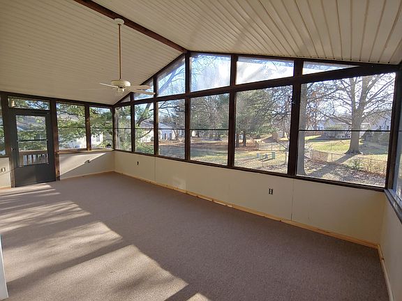 2nd image of 2533 Wesmeade Dr
