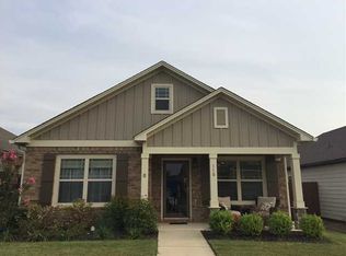 110 Glennbrooke Ln, Prattville, AL 36066