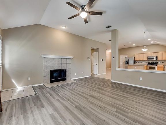 5th image of 3219 Guadaloupe