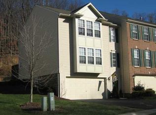 659 Village Green Blvd E, Mars, PA 16046