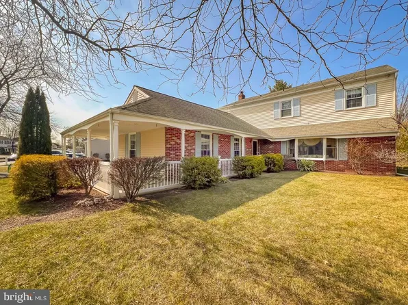 521 Atkinson Ln, Langhorne, PA 19047