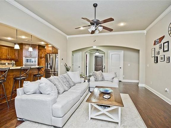 5th image of 1051 Harvest St