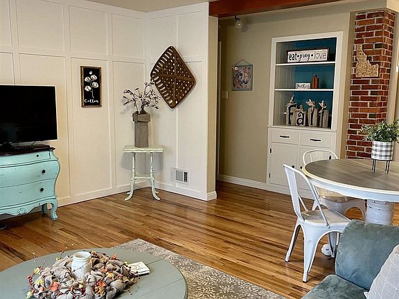 4th image of 483 Heyburn Ave W