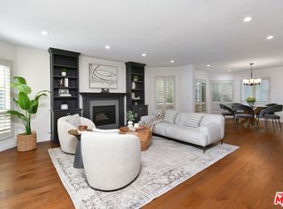 10409 Riverside Dr UNIT 204, North Hollywood, CA 91602