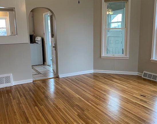 3rd image of 3126 Mason St