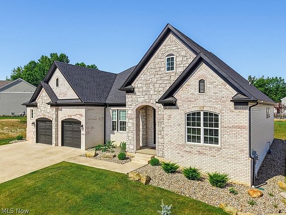 3rd image of 336 Arboretum Ct