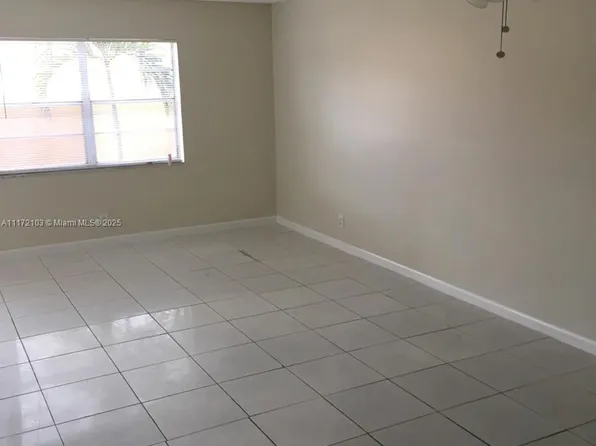 5962 NW 29th Pl #112, Fort Lauderdale, FL 33313