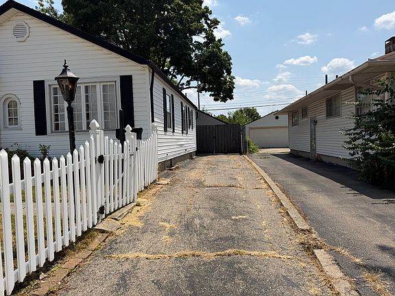 3rd image of 4112 Fulton Ave