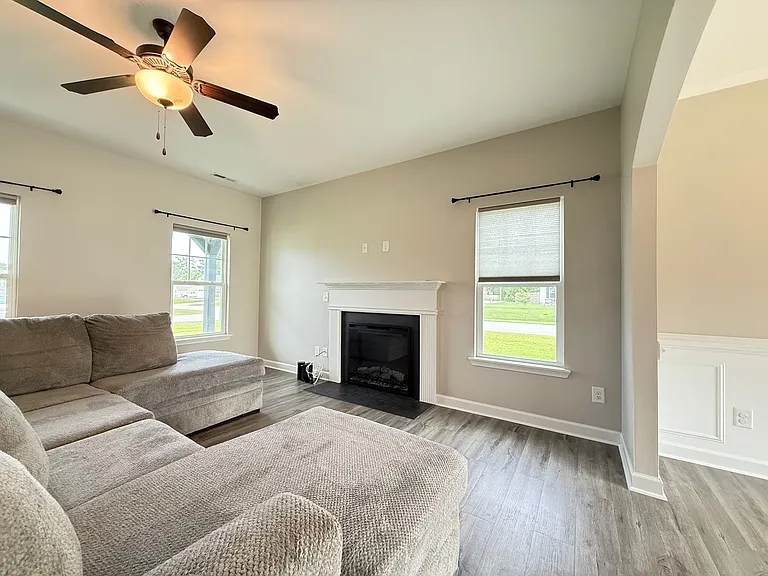 303 Breezeway Dr — Photo 54