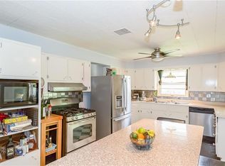 825 NE 46th Ter, Kansas City, MO 64116