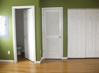 1284 Victorian Village Dr, Harrisonburg, VA 22802