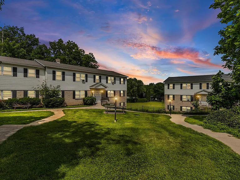 Canandaigua Garden Apartments — Photo 34