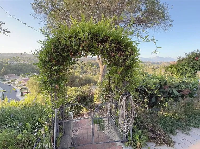19879 Vista Hermosa Dr — Photo 11