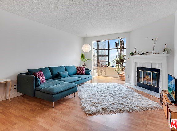 2nd image of 17800 Burbank Blvd APT 301