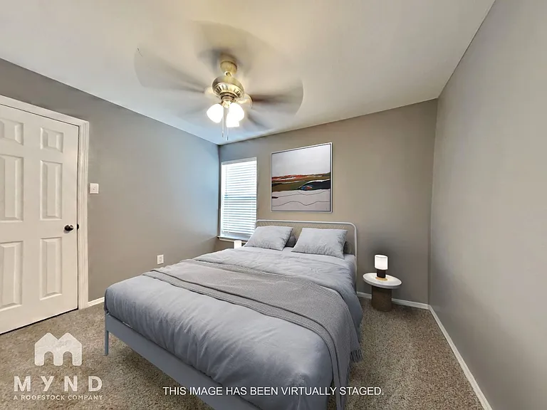 1815 Sherwood Forest Cir — Photo 18