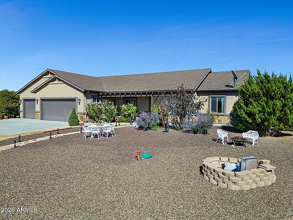 3rd image of 8833 N GRASS VALLEY Lane