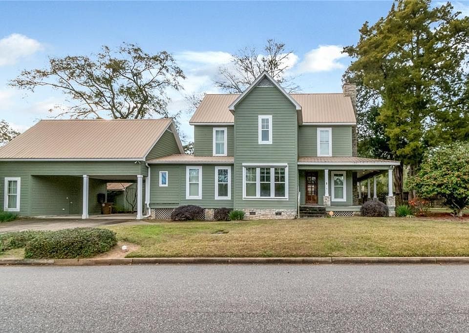 1st image of 4 Rose Ave