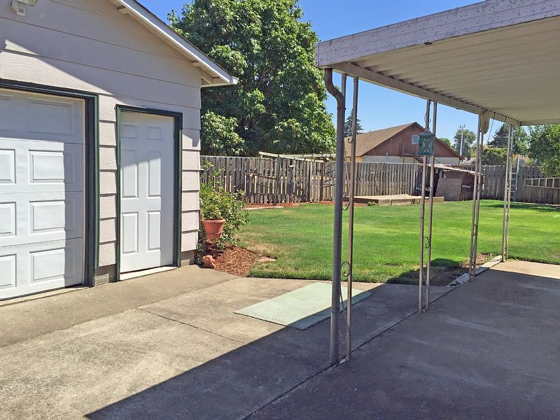 2nd image of 4355 Catalina St