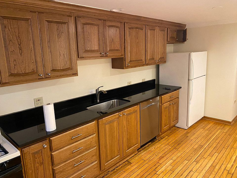 1st image of 1511 W Bryn Mawr Ave #G