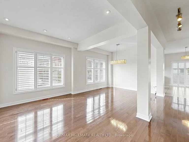 72 Middlecote Dr — Photo 6
