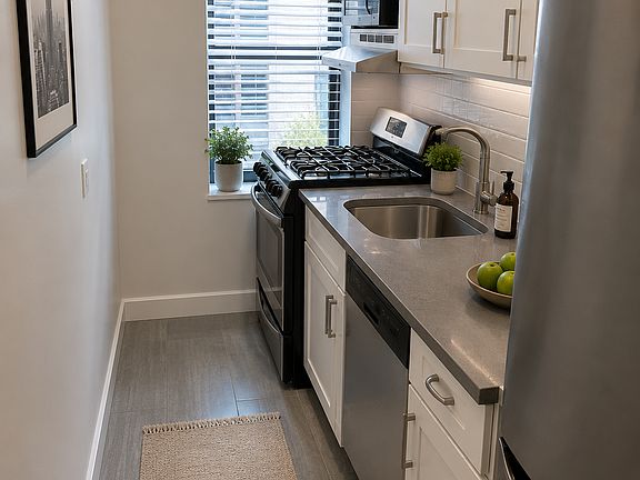 2nd image of 161 E 88th St APT 3C