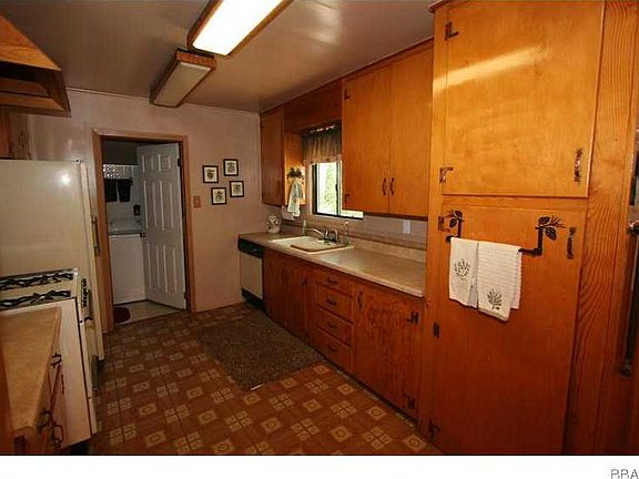 2nd image of 785 Pine Knot Blvd