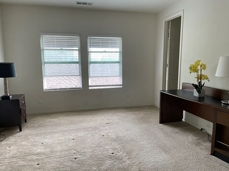 656 W Huntington Dr #F-2 — Photo 7
