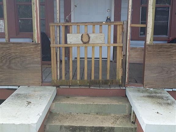 2nd image of 2403 W Lakeview Ave