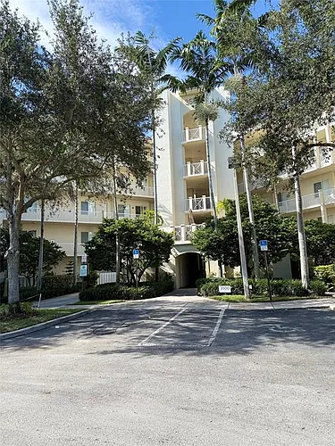 3500 Oaks Clubhouse Dr Photo 1