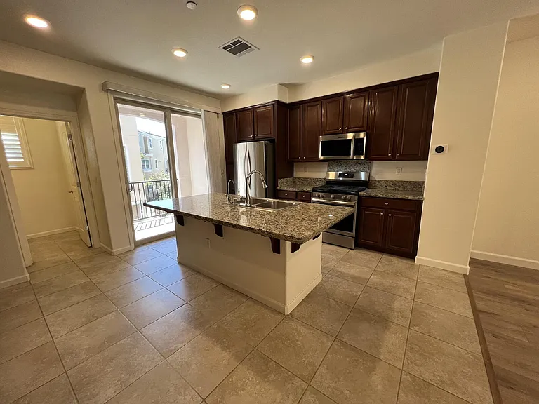 2762 Ferrara Cir — Photo 17