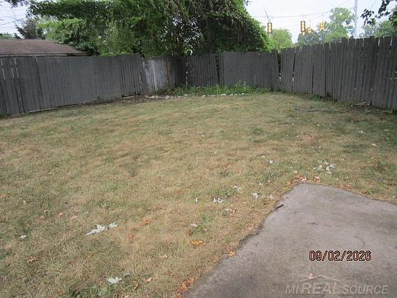 3rd image of 20601 Ridgemont Rd