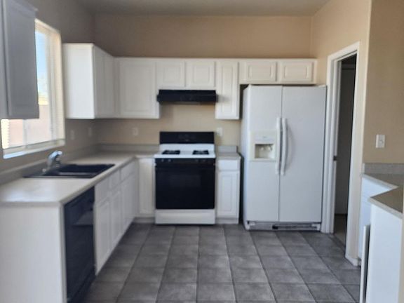 4th image of 10728 Tottenham Ave