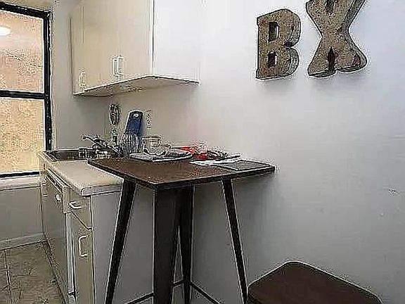 3rd image of 244 E 21st St APT 3